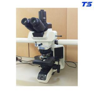 gia-kinh-hien-vi-cx53-olympus-re-o-dau-ban