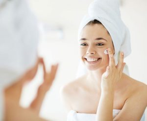 EMULSION LÀ GÌ? NHỮNG CÔNG DỤNG CỦA TUYỆT VỜI CỦA EMULSION TRONG VIỆC CHĂM SÓC DA HẰNG NGÀY
